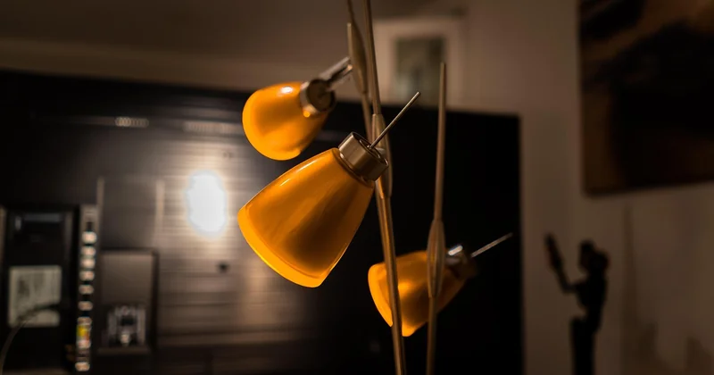 Quel lampadaire tamisé pour un salon cosy ?